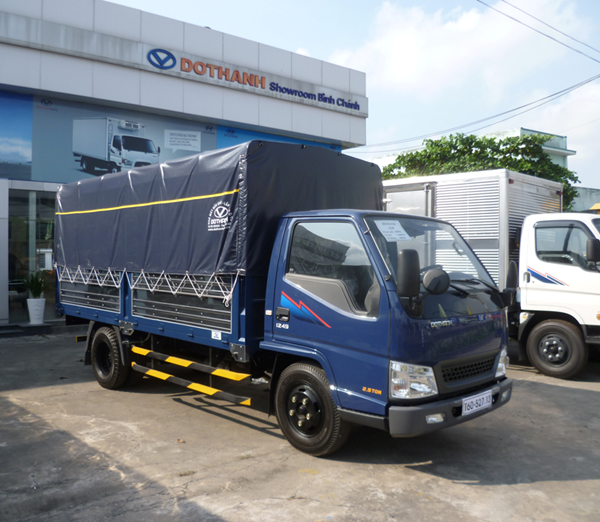 Hyundai IZ49 2.4 tấn thùng dài 4m2